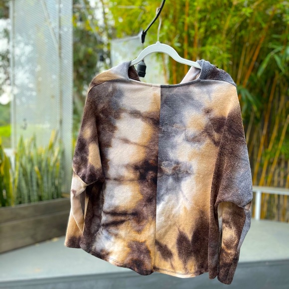 SOLD | Tie-Die Cowl Neck Groovy 70s Top 🤎💫 - Picture 3 of 6